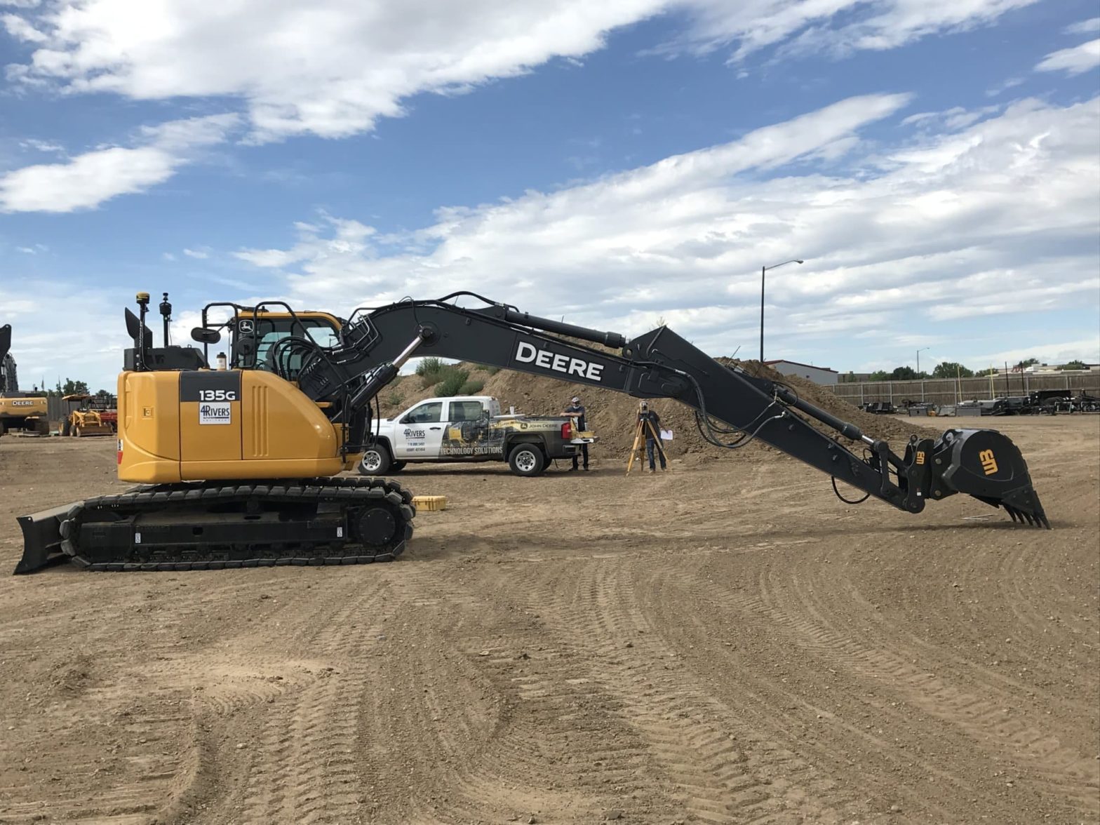 John Deere 135G Excavator and Full Grade Control