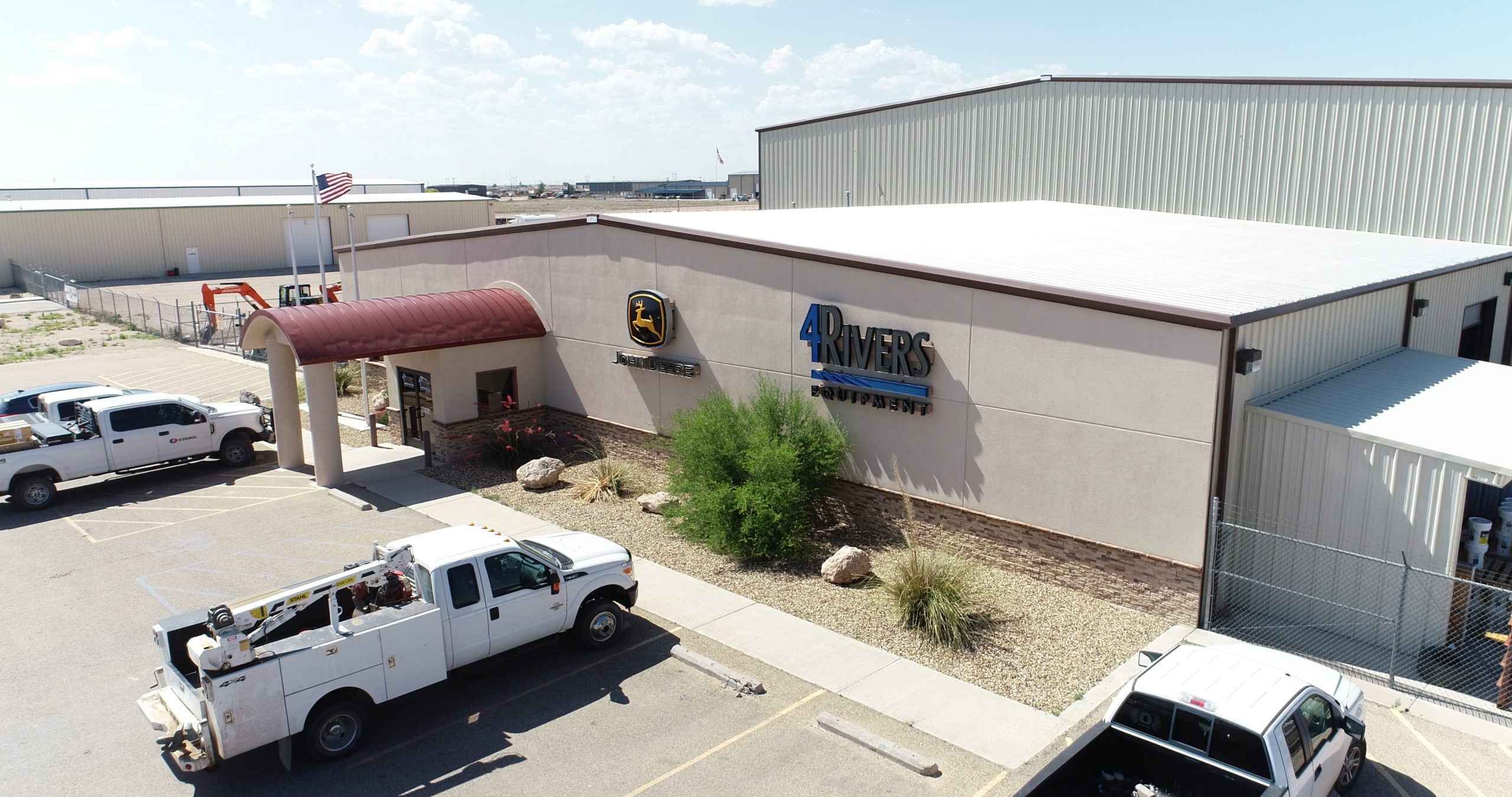 Our 4Rivers Equipment Hobbs location provides industry-leading John Deere equipment support and service.