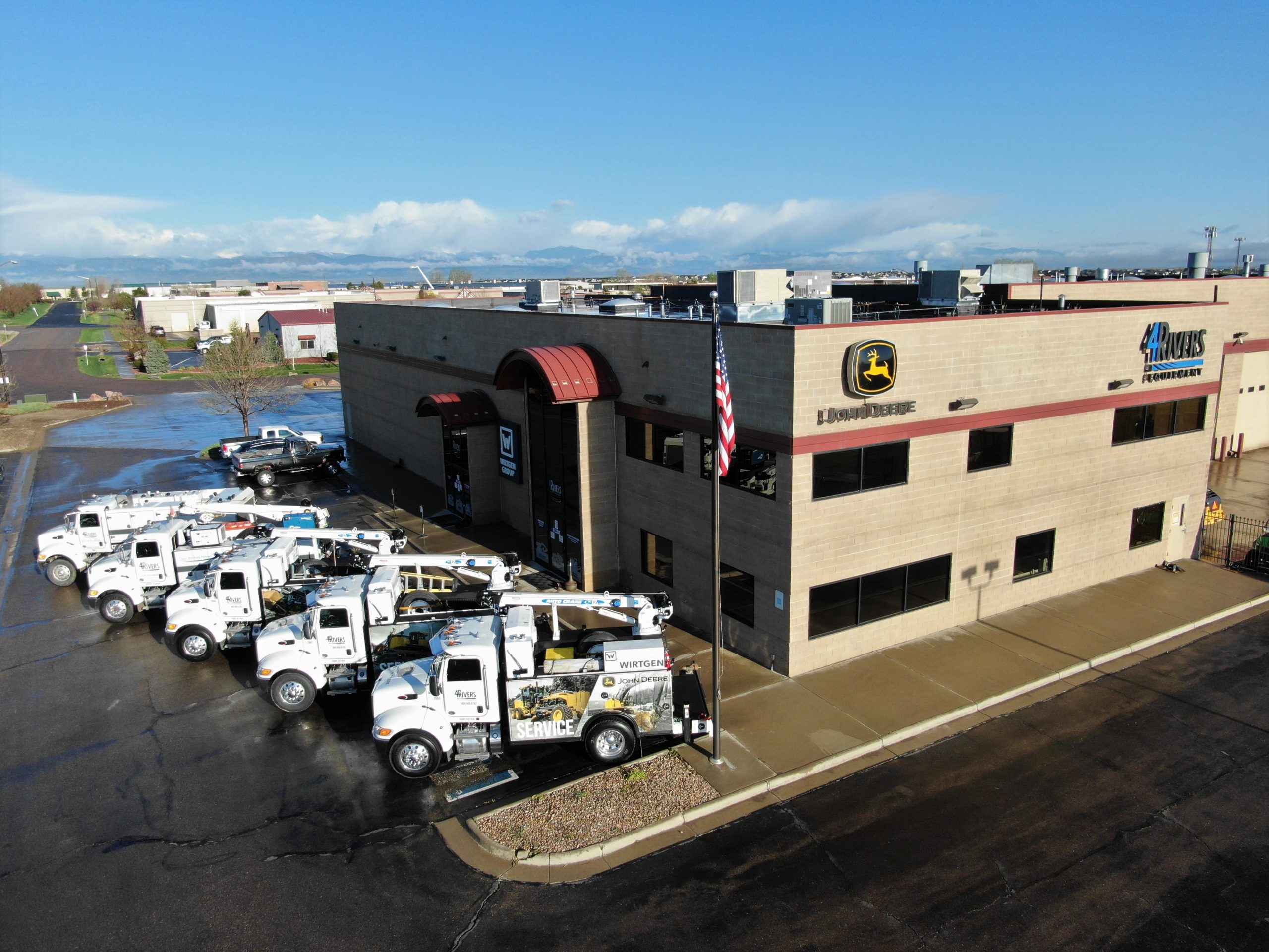 Our 4Rivers Equipment Frederick location provides industry-leading John Deere construction equipment and service.