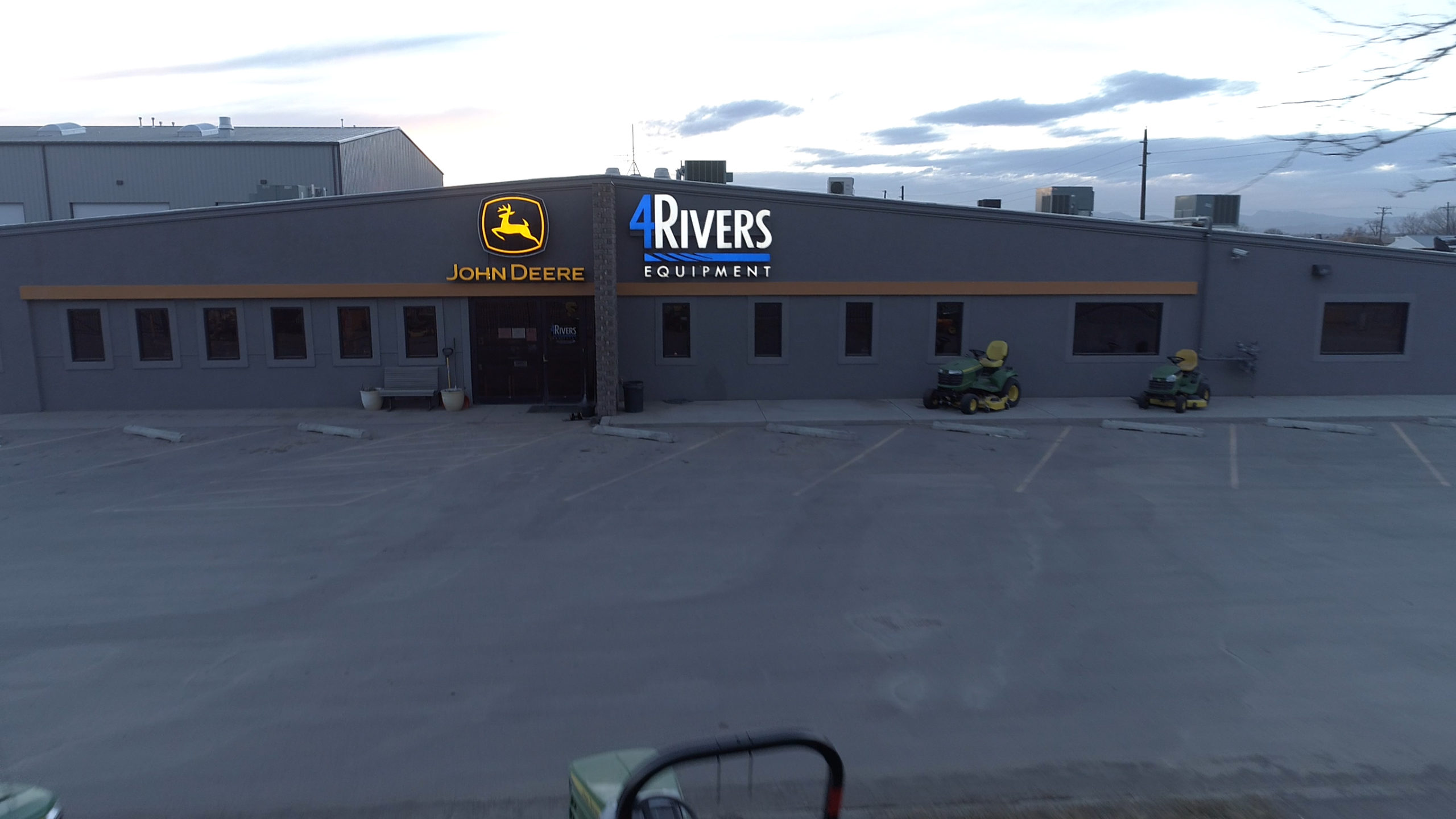 Our 4Rivers Equipment Fort Collins location provides industry-leading John Deere equipment support and service.