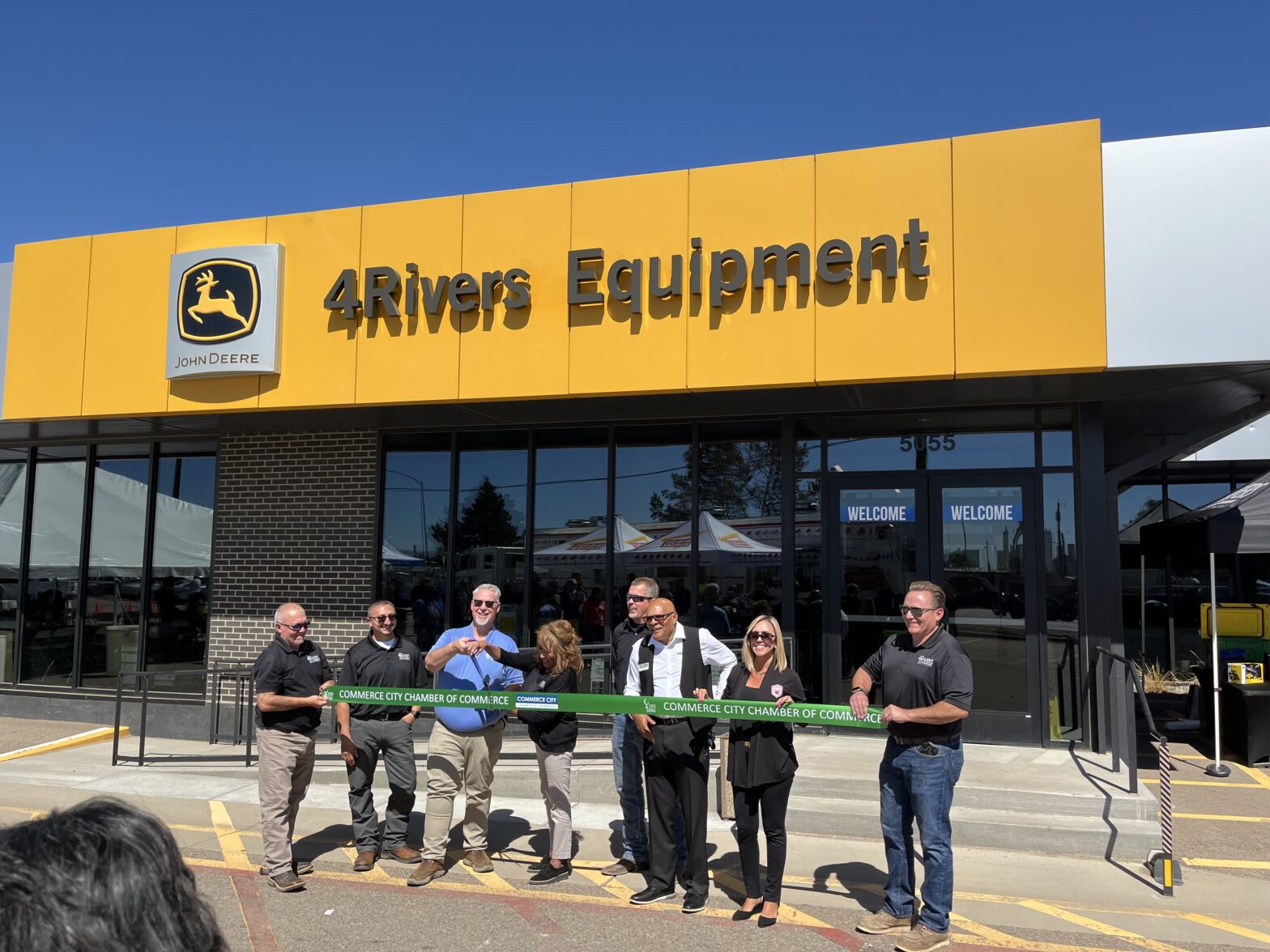 Ribbon cutting ceremony at the Commerce City 4Rivers location.